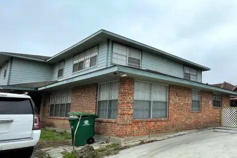 2422 Wheeler - B1 - Studio Apartment