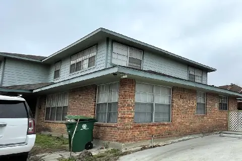 2422 Wheeler - B3 - Studio Apartment