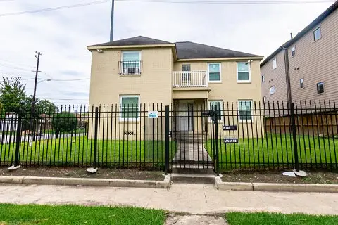 2801 Blodgett - 1 Bed/ 1 Bath Apartment