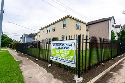 2801 Blodgett - 2 Bed/ 2 Bath Unit