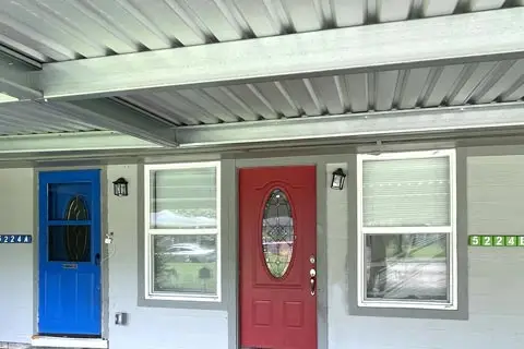5224 Kelso - 2 Bed/ 2 Bath Unit