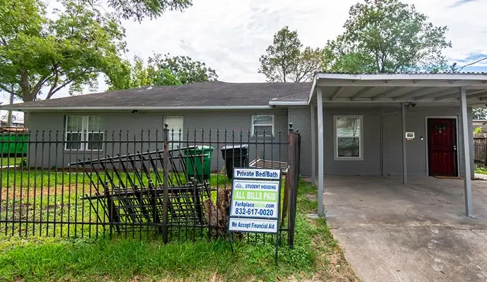 Student housing for rent in South Central Houston