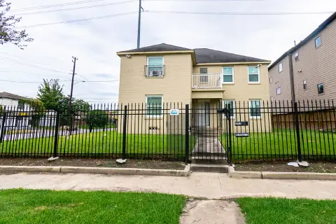 2801 Blodgett - 1 Bed/ 1 Bath Apartment